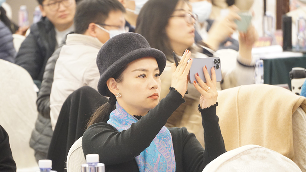 高培商院内训分享：先解决冲突，还是先安抚情绪？——情绪管理在职场中的重要性